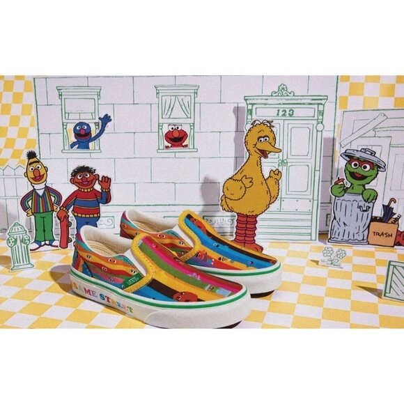VANS x Sesame Street Youth Kids Slip On Canvas Sneakers Size 1 - Picture 2 of 8
